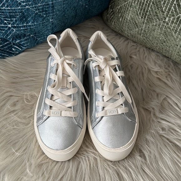 NEW UGG ZILO METALLIC SILVER - Picture 4 of 10